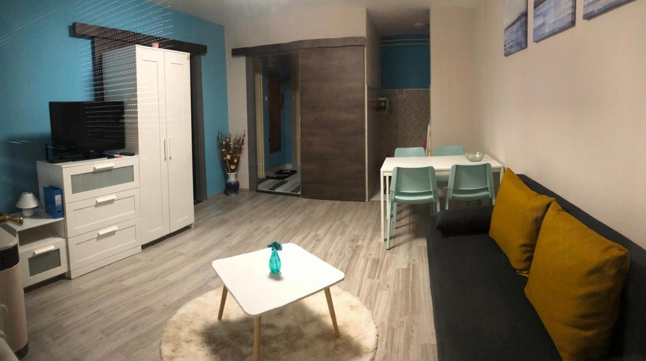 Happy Bunnies Apartman I - Gunarasfurdo Dombovar Exterior photo